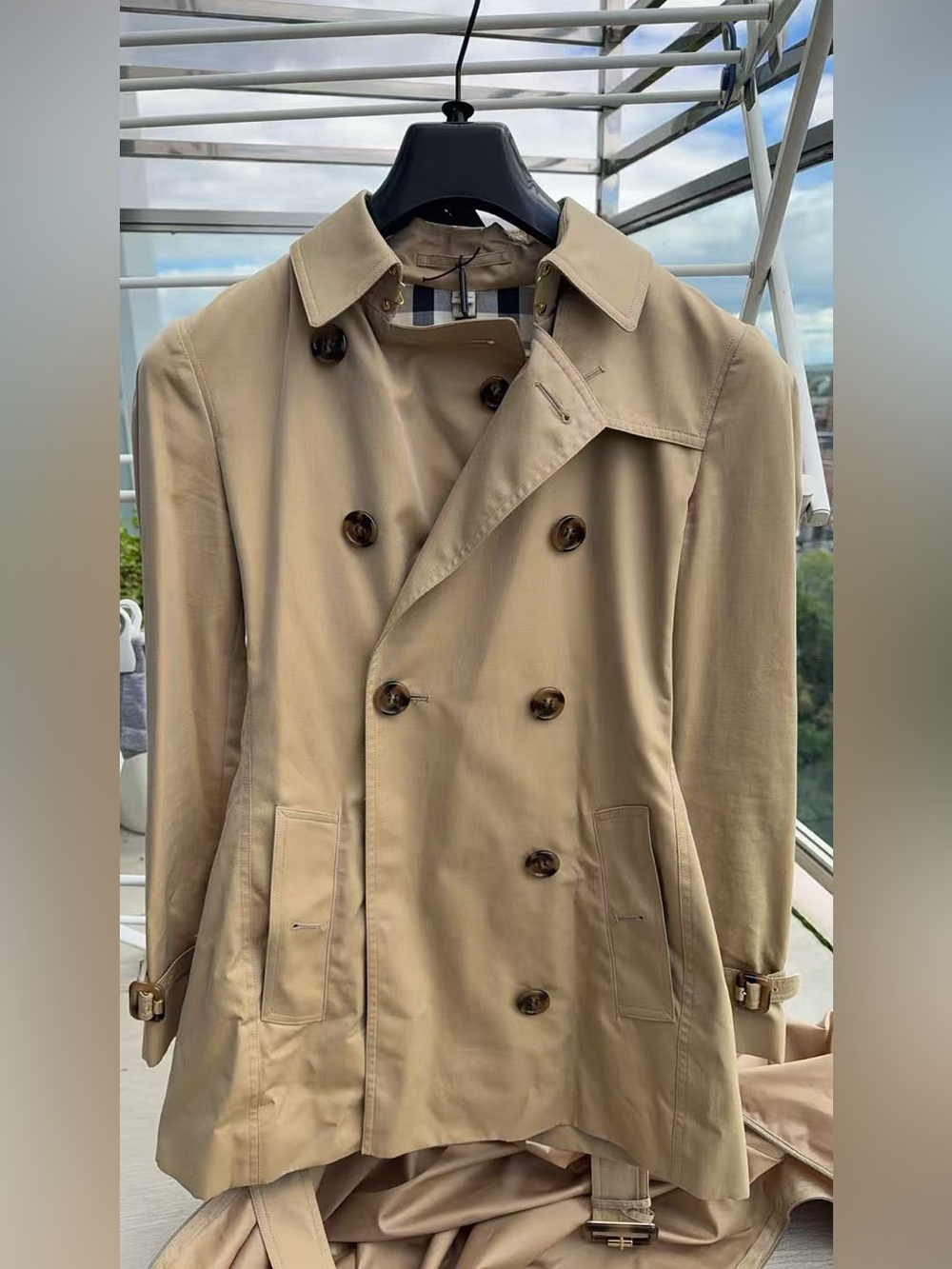 Burberry Trench Coat in Honey (Short) size 4